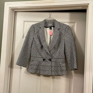 Classy White House Black Market blazer. Perfect for work.